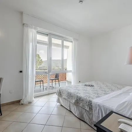 מלון Hotiday Collection - Porto Azzurro 4*