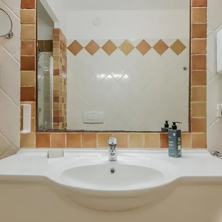 מלון Hotiday Collection - Porto Azzurro 4*